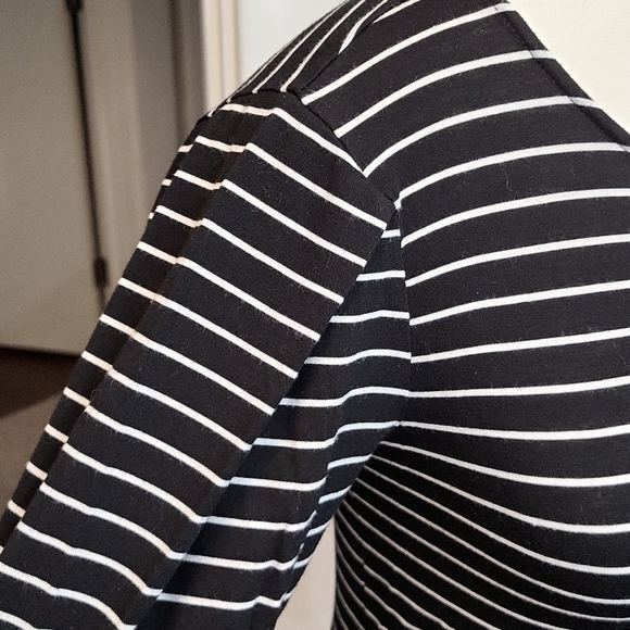 American Eagle Soft & Sexy Elbow Sleeve Tie Front Striped Top - Picture 4 of 7